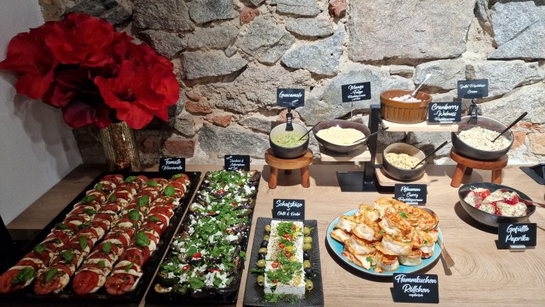 Dorfcafe Hochstädten Frühstücksbuffet immer Samstag und Sonntag